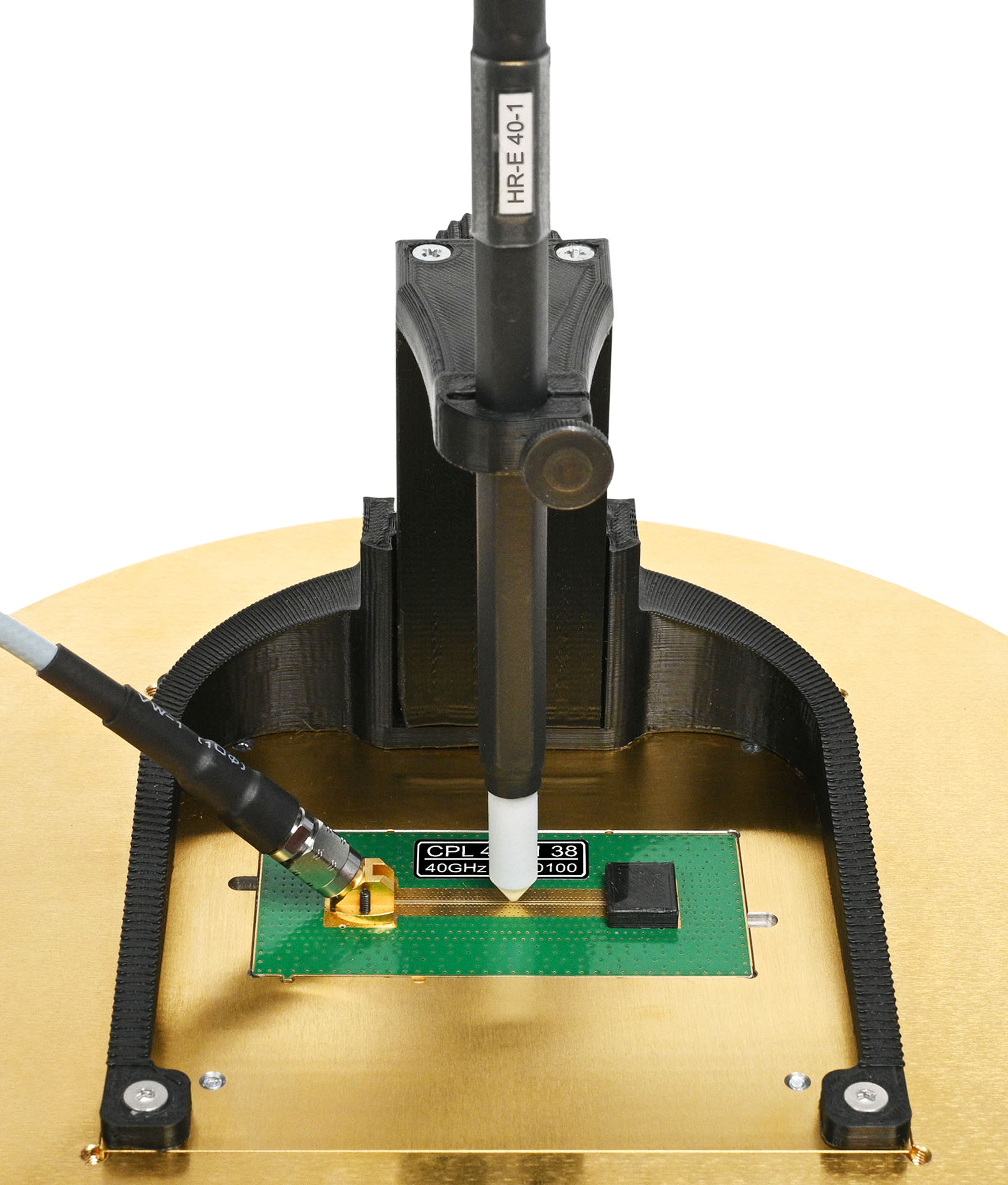 Messaufbau E-Feldsonde HR-E 40-1 auf 40 GHz Koplanarleitung